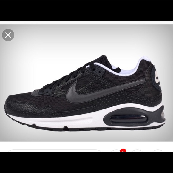 air max skyline black